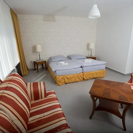 Hotel City 3*